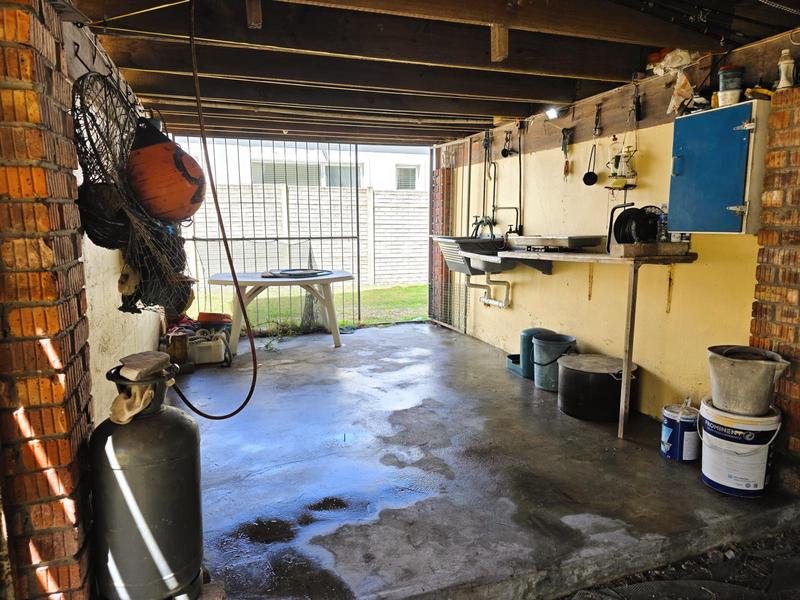 4 Bedroom Property for Sale in Franskraal Western Cape